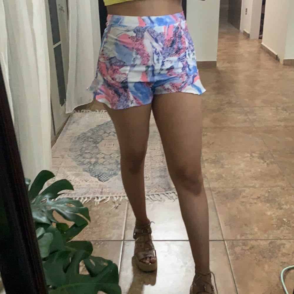 Colorful short